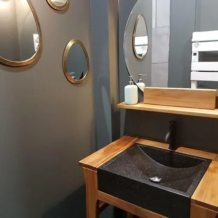 Le Repaire De Rougemare Deco Soignee Et Chaleureuse, Centre Historique アパート *